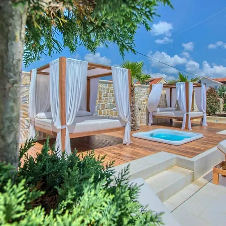 Будинок відпочинку Nena Задар